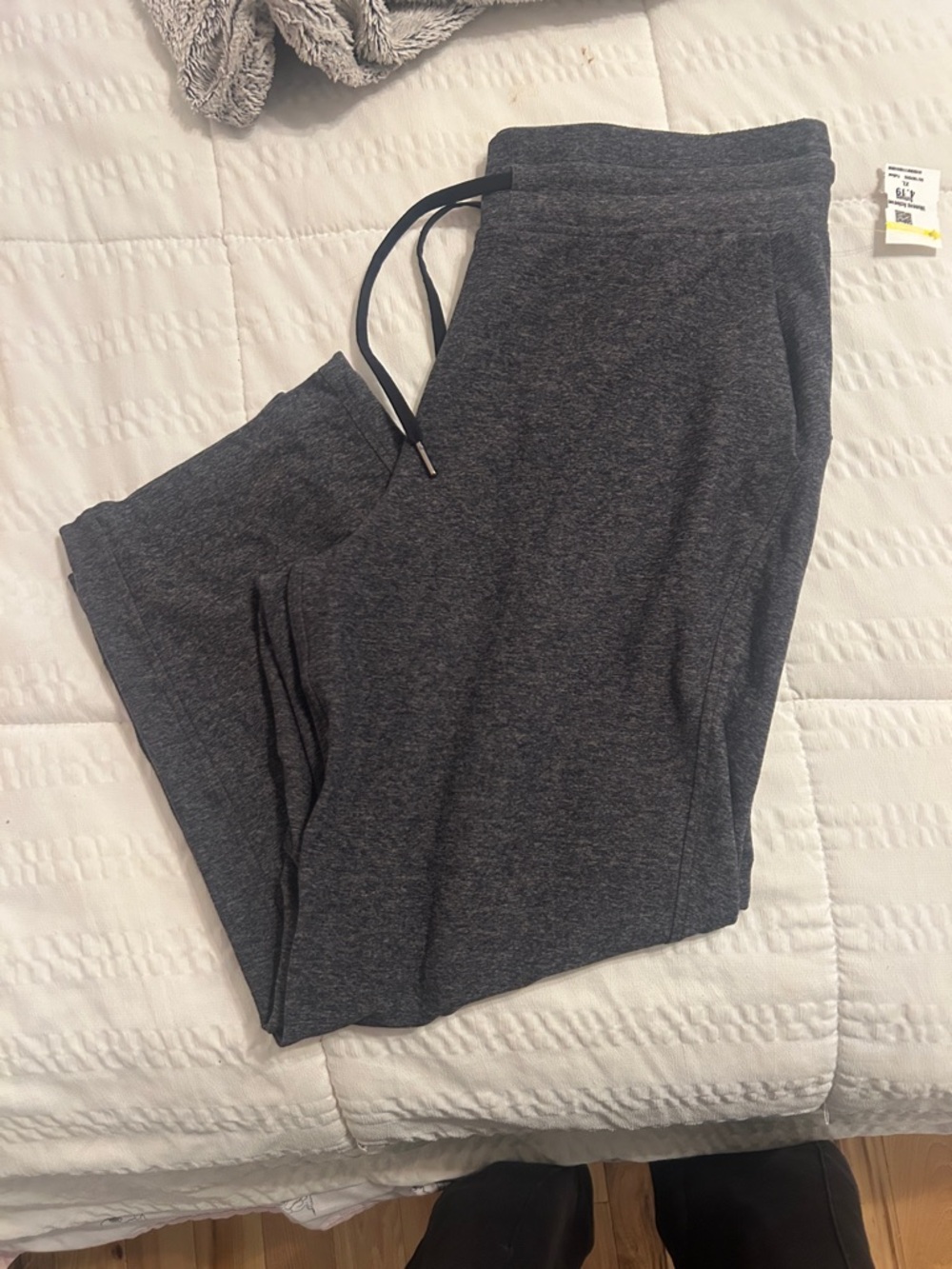 Women’s Lululemon Charcoal Gray Jogger Pants with Drawstring